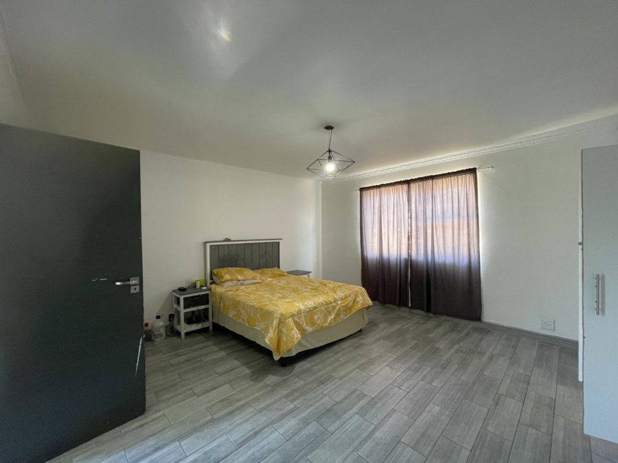 5 Bedroom Property for Sale in Pelican Heights Western Cape